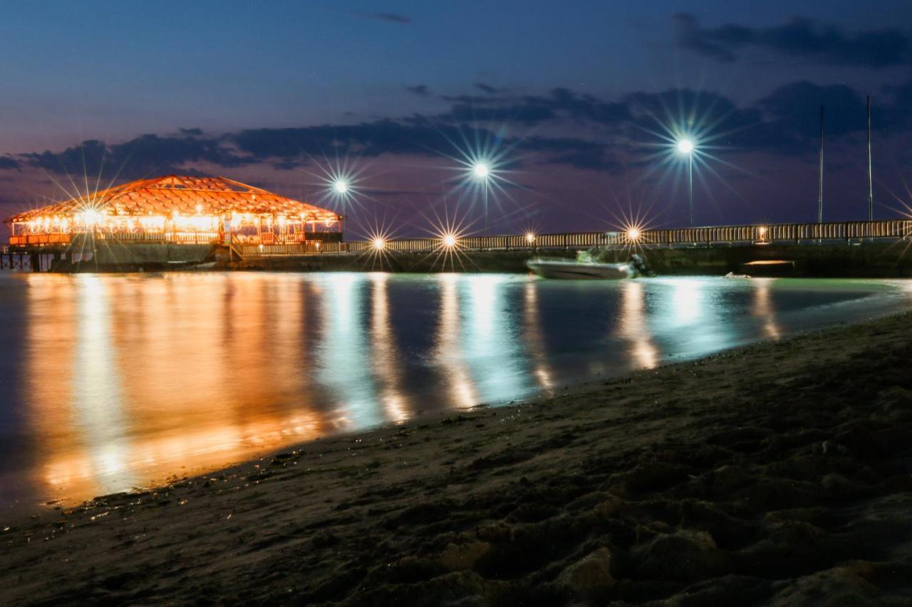 Klajdi Resort & Spa Голем Экстерьер фото The port of Koper at night