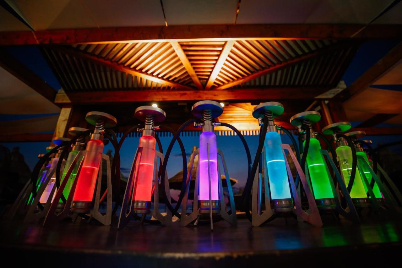 Klajdi Resort & Spa Голем Экстерьер фото A row of lava lamps